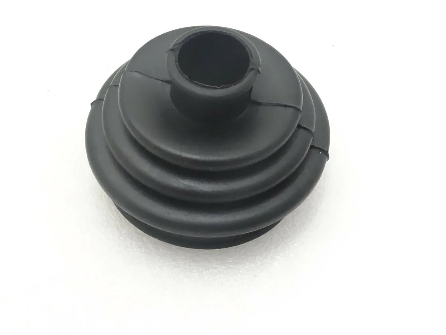 Rubber gear lever gaiter, dark bellows boot with open top