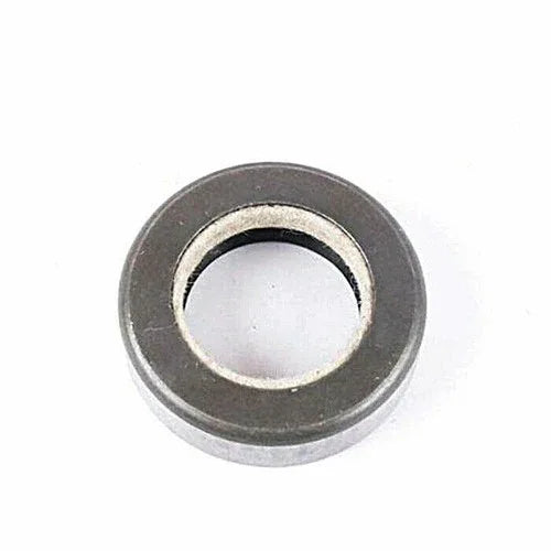 Tractor PTO oil seal with metal outer ring and rubber sealing lip