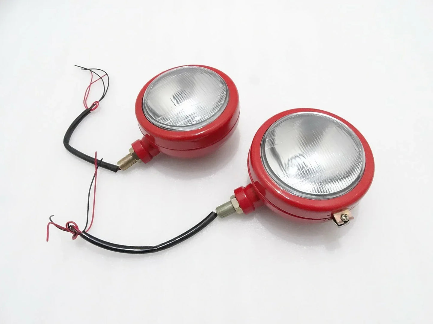 Red headlight set for Massey Ferguson MF 135, durable materials, ideal for tractor lighting replacement