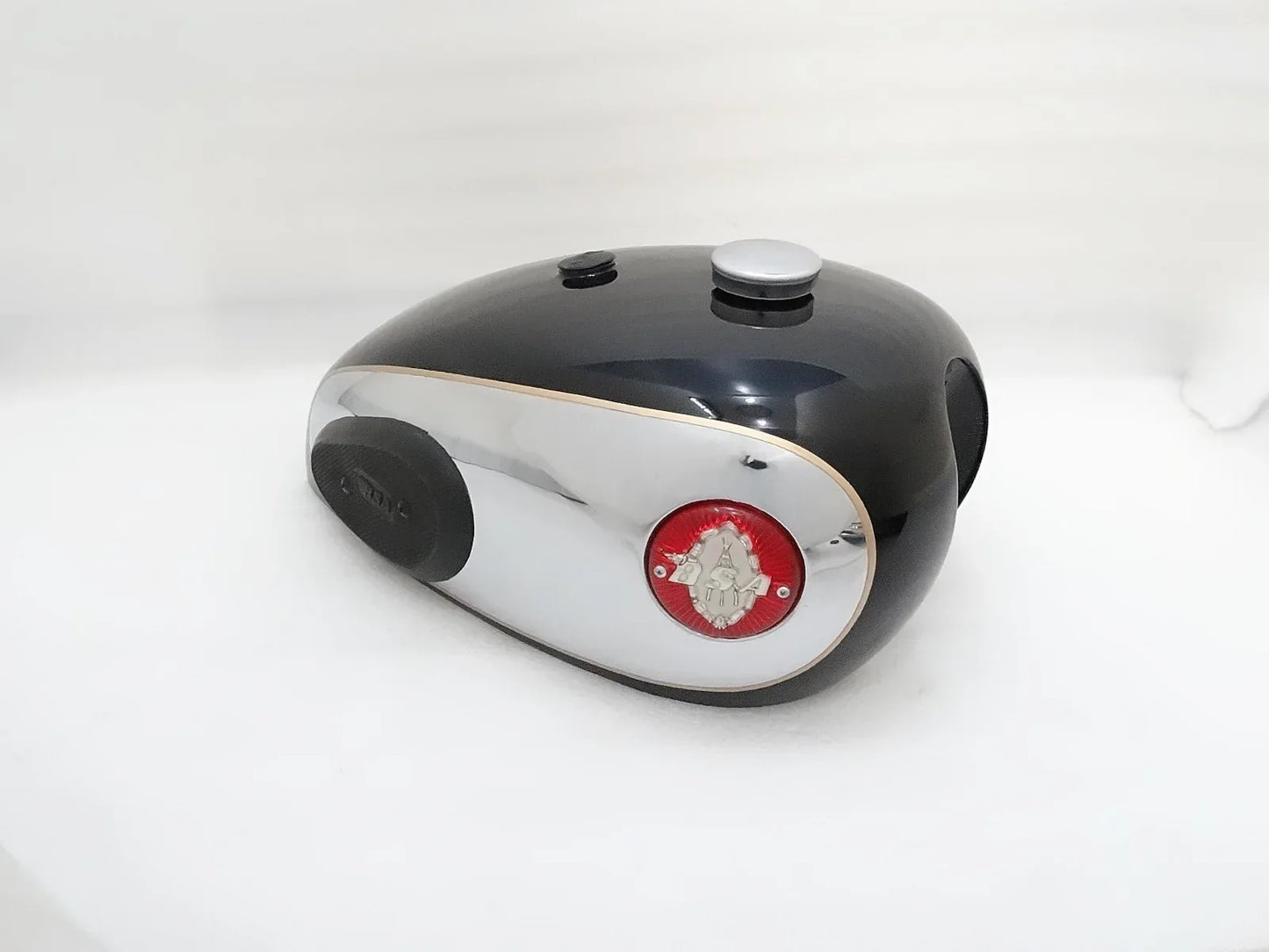 BSA A7 A10 BLACK PAINTED CHROME PETROL TANK WITH CAP,BADGES & KNEE PAD - StellerGear
