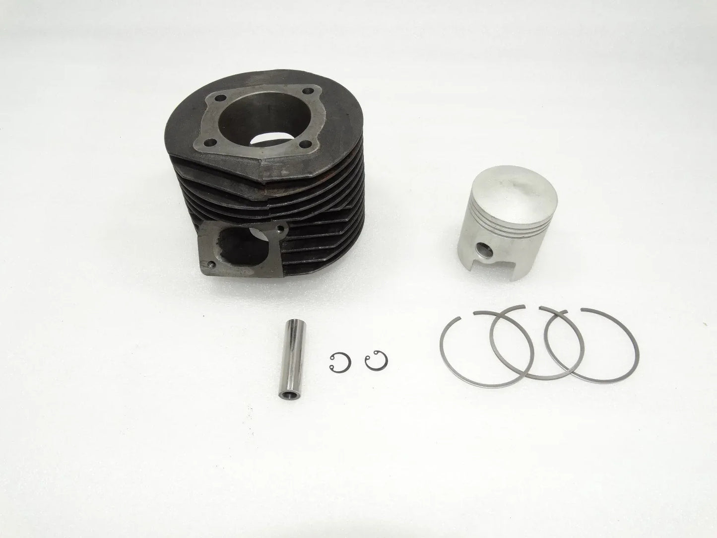 LAMBRETTA GP200 GENUINE CYLINDER PISTON KIT - StellerGear
