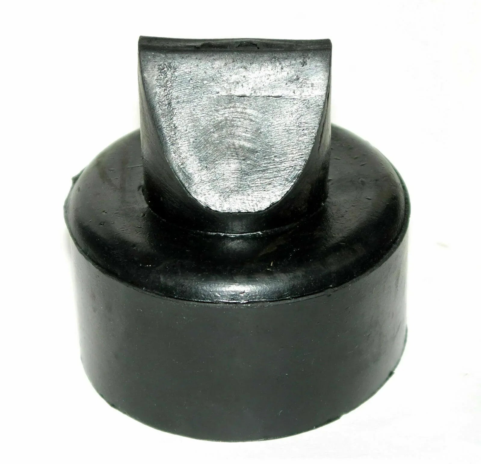 Rubber valve air cleaner and purifier, cylindrical design for efficient air filtration in machinery