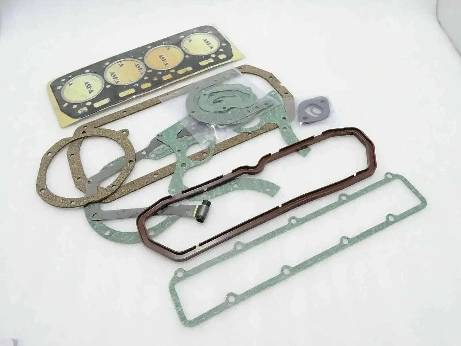 Complete gasket kit for Mahindra tractor with head gaskets and seals