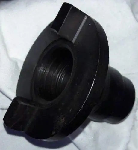 Black cone coupling with threaded inlet and smooth end