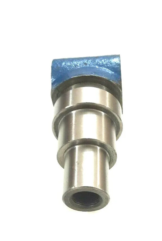 Durable hydraulic lift yoke, steel construction, for engine hydraulic lift applications in tractors