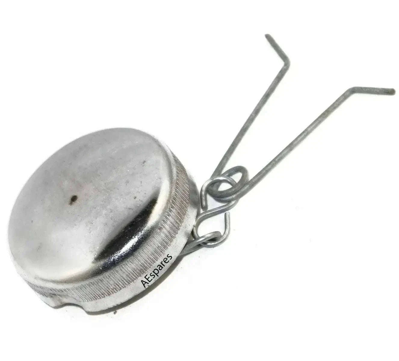 Engine oil filler cap with chain for Massey Ferguson models 35, 135, 165