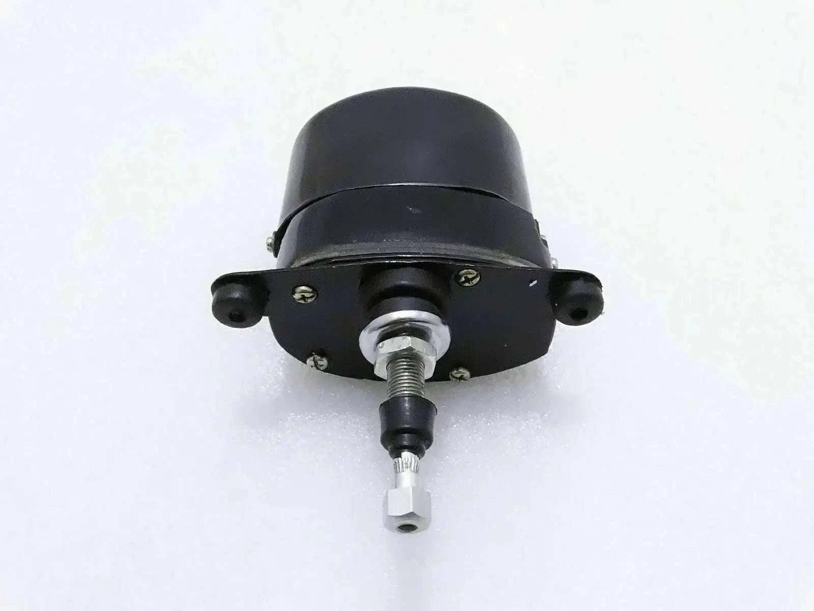 12V universal windscreen wiper motor with black housing and output shaft
