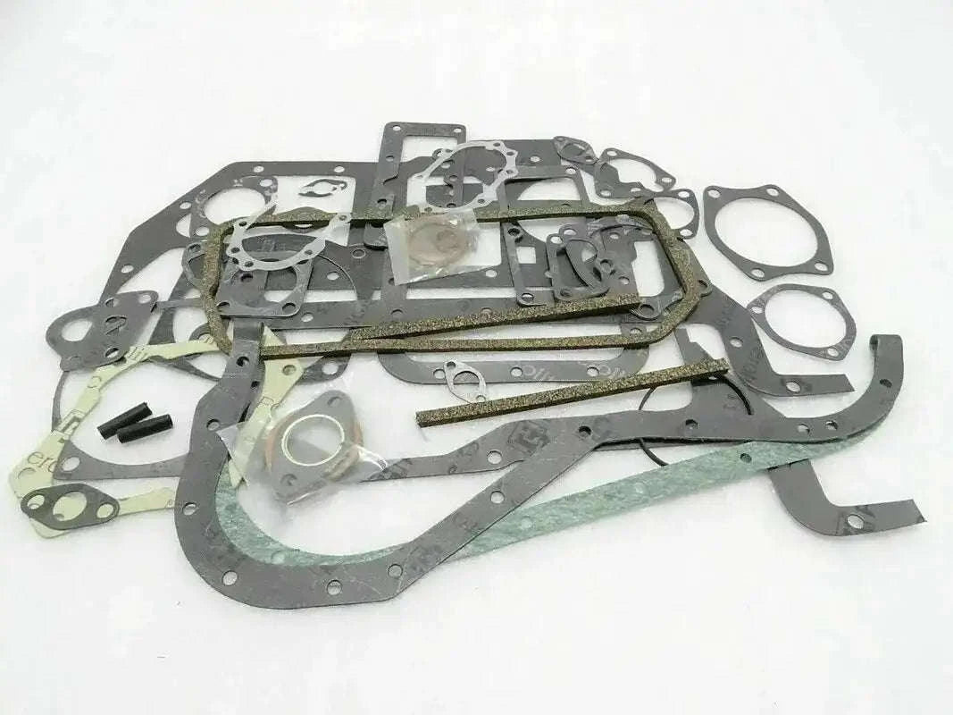 Engine gasket and packing set with assorted flat gaskets and seals
