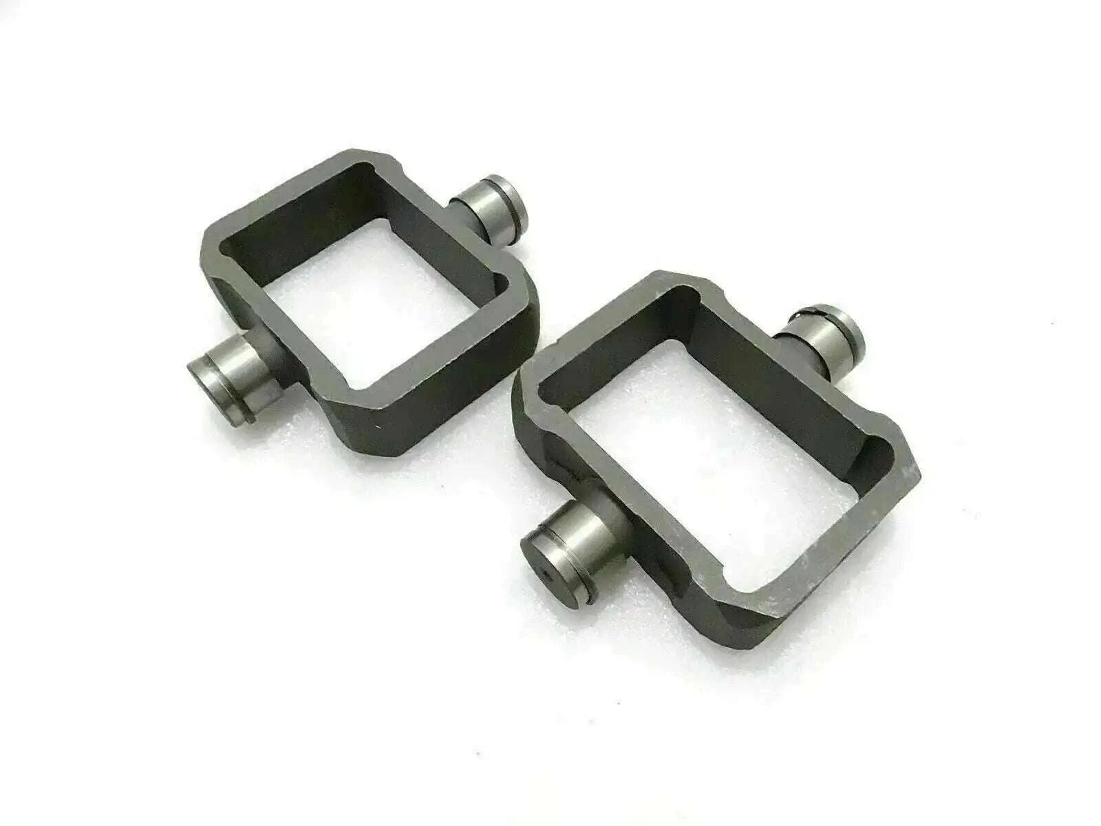 Square piston for Massey Ferguson model, durable steel, designed for effective tractor performance