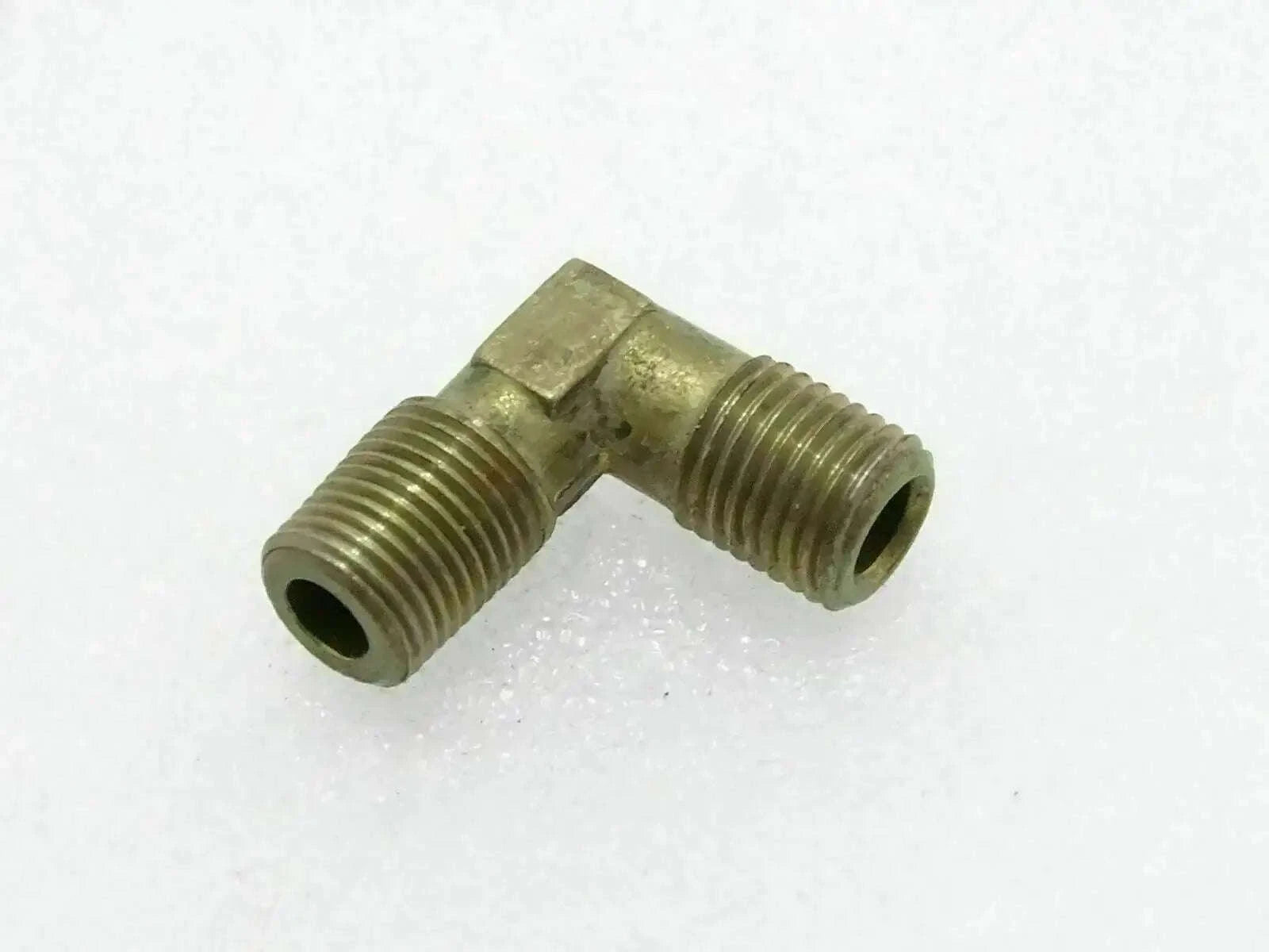 Brass elbow pipe connector with threaded ends