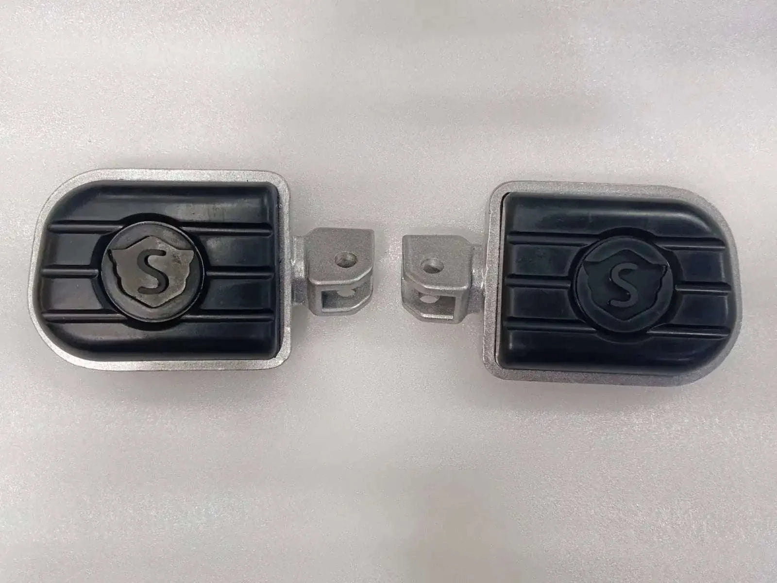 FIT FOR Royal Enfield Interceptor 650 Rear Pillion Foot Rest Foot Pegs LH RH Silver - StellerGear