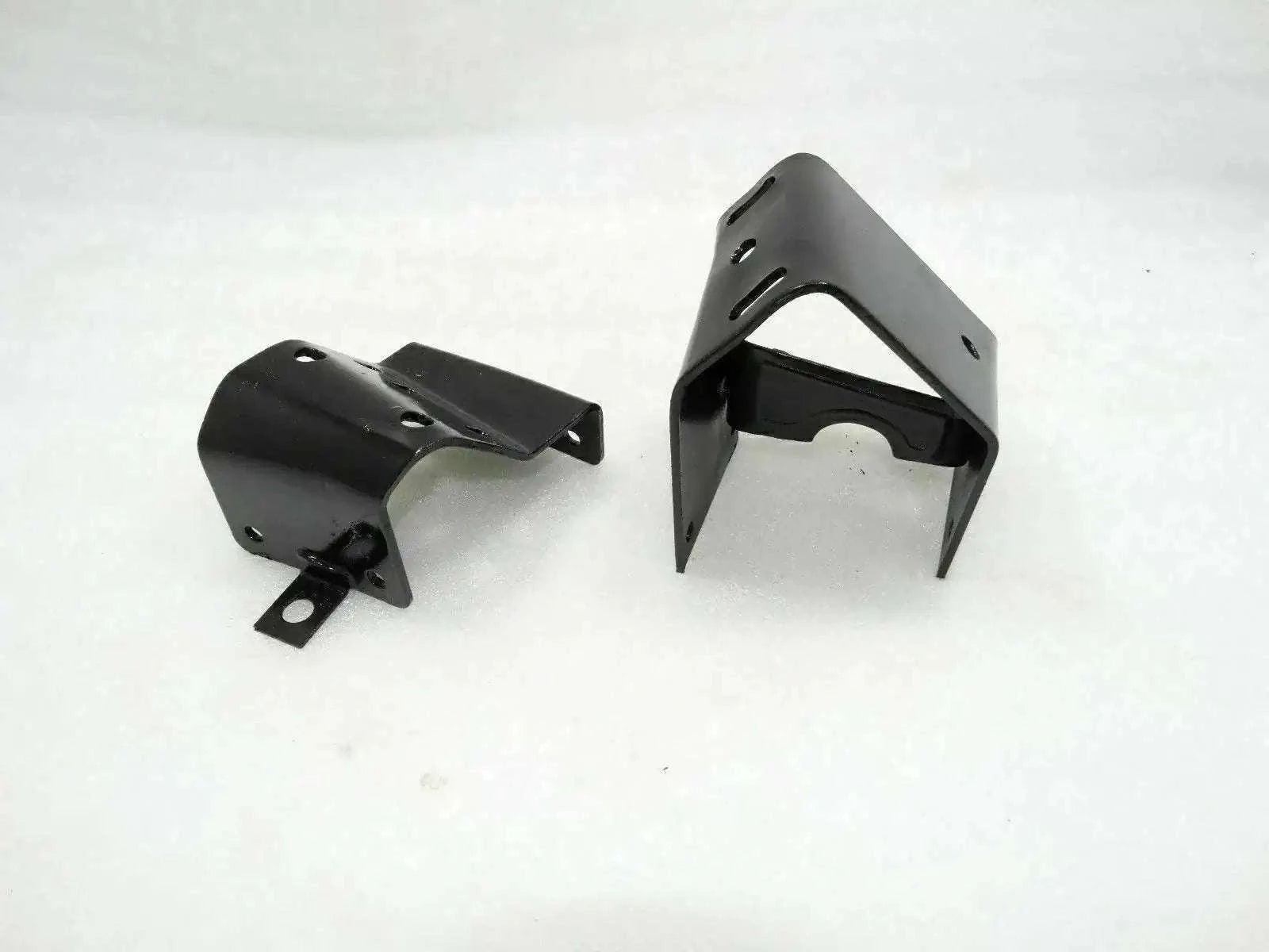 Engine foundation plate for Jeep engine, black metal mounting brackets