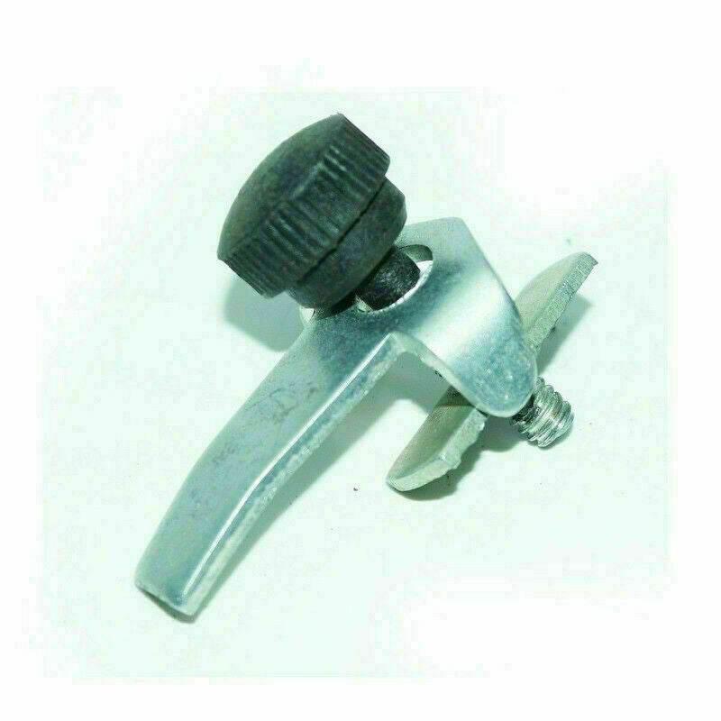 Ford 3600 hydraulic lever lock, metal material, compact size, for securing hydraulic systems in tractors