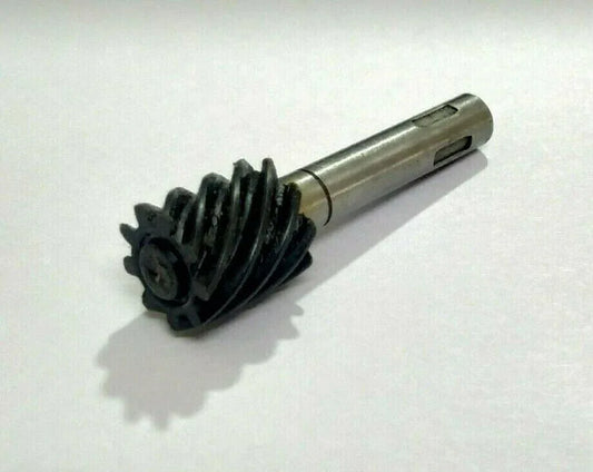 Speedometer drive gear with 9 teeth and metal shaft