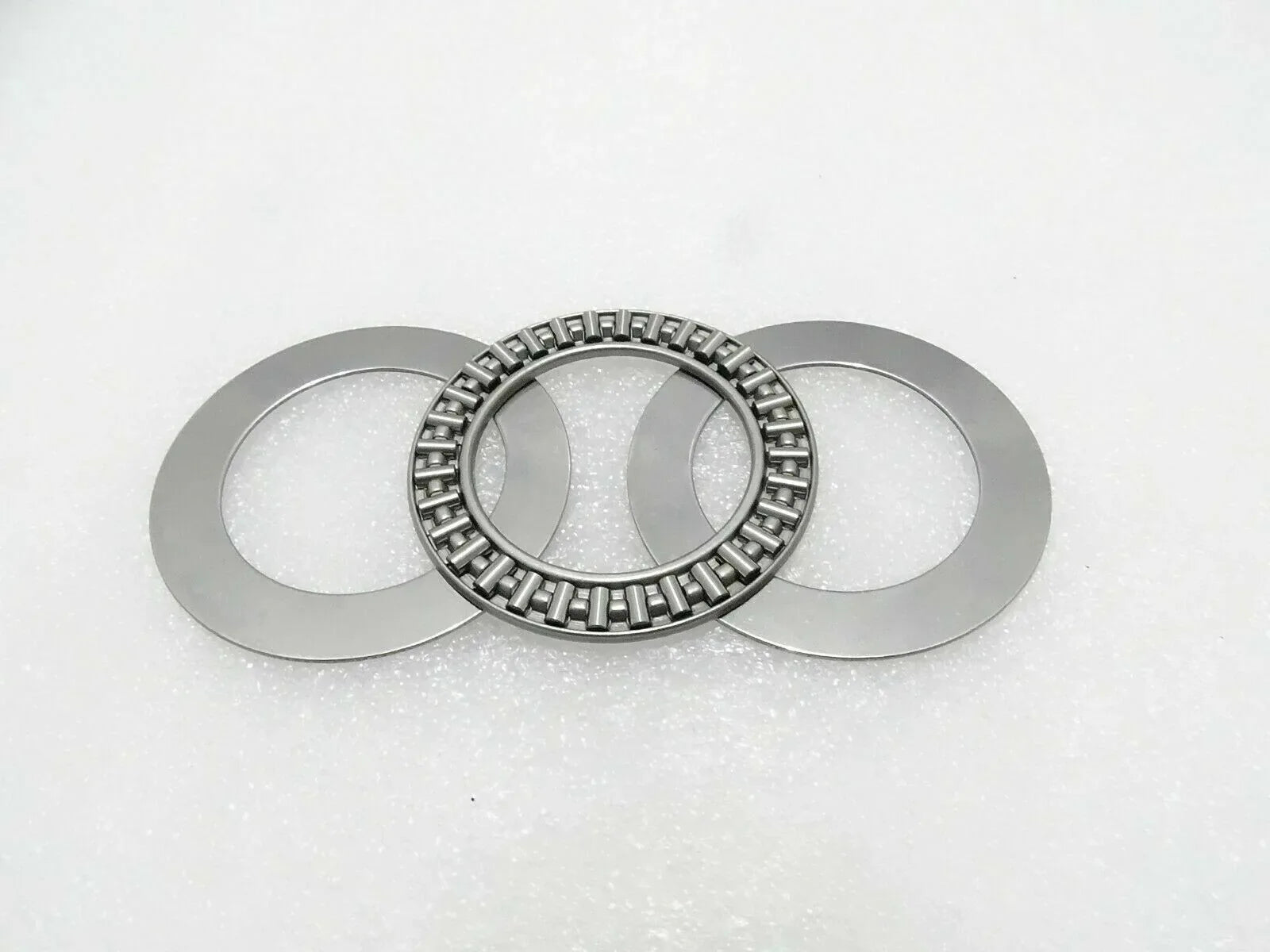 Thrust bearing kit with two gray rings and inner roller cage