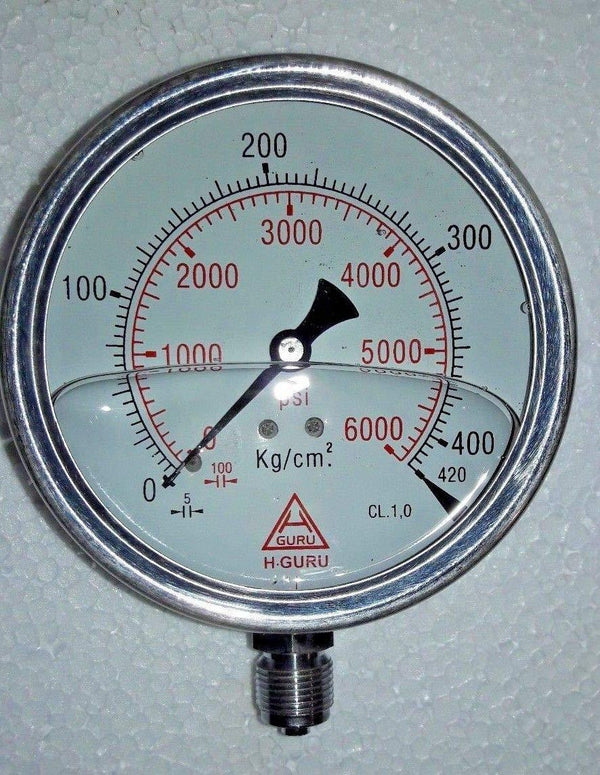 Hydraulic pressure gauge with 0–6000 PSI dial and threaded metal connection