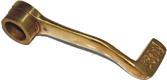 Halogen lamp holder with brass-toned base