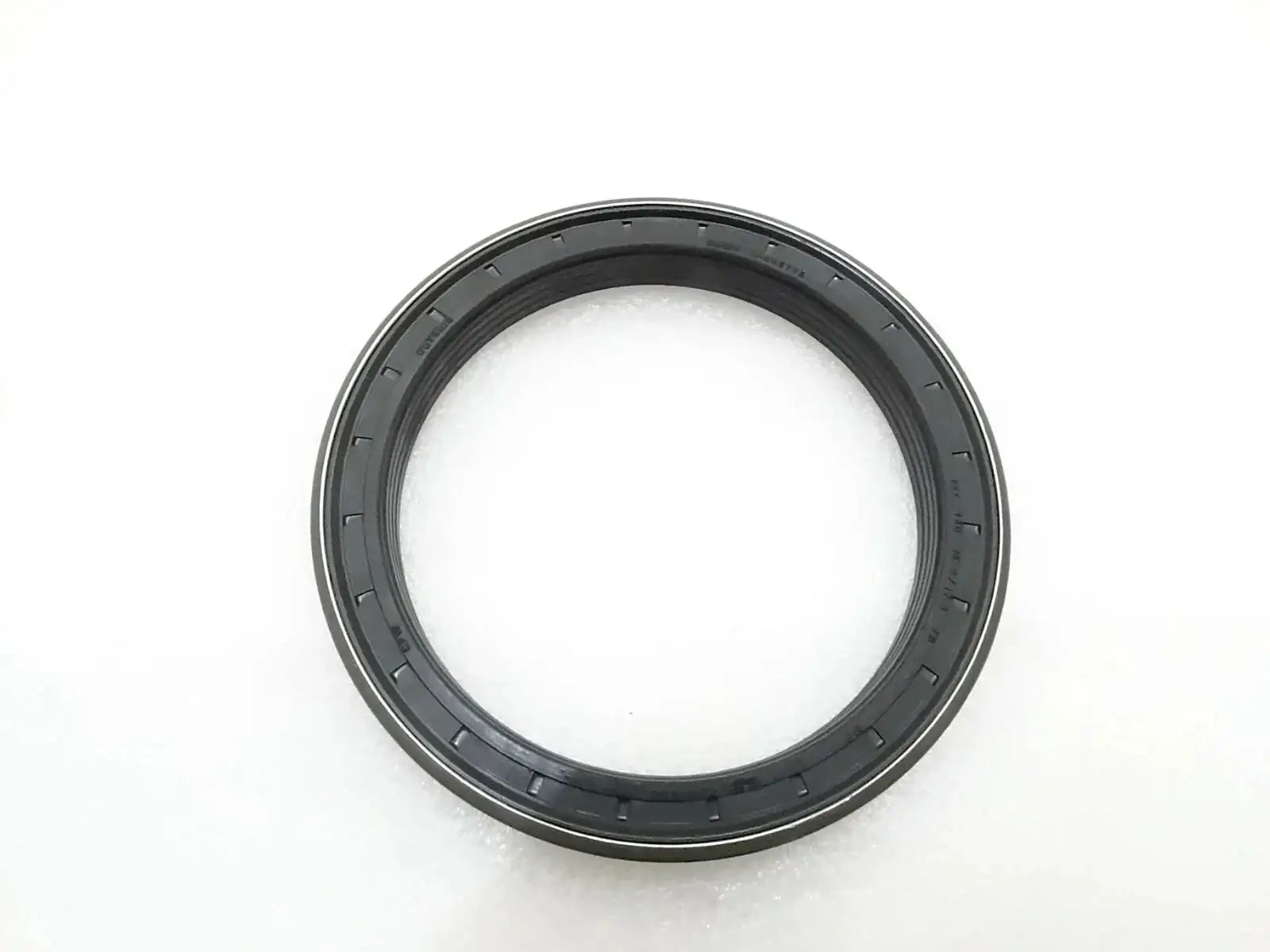 Wheel hub seal ring, round black rubber seal with metal edge