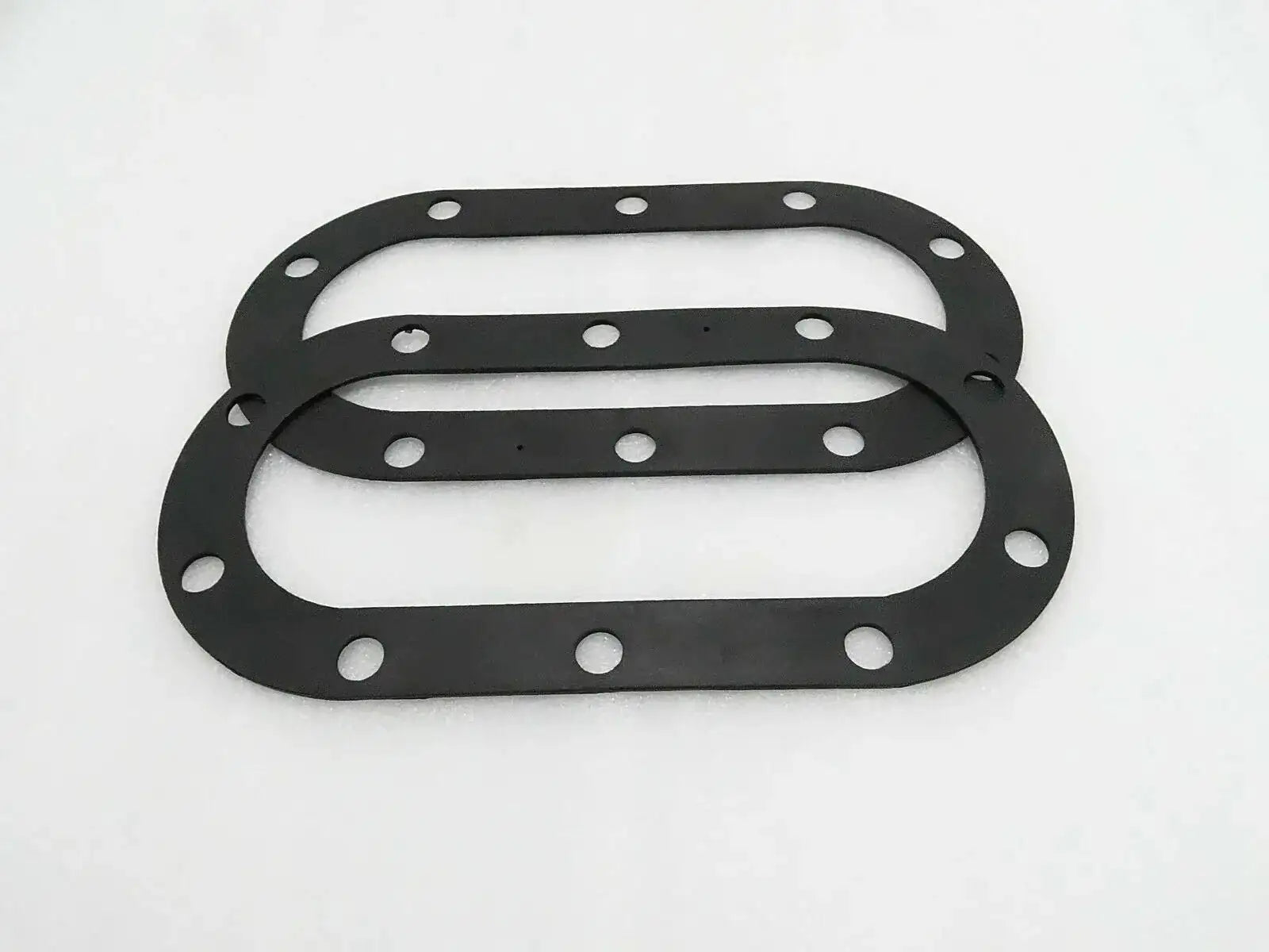 JCB 3CX hydraulic tank gasket pair, durable rubber, designed for sealing hydraulic tanks