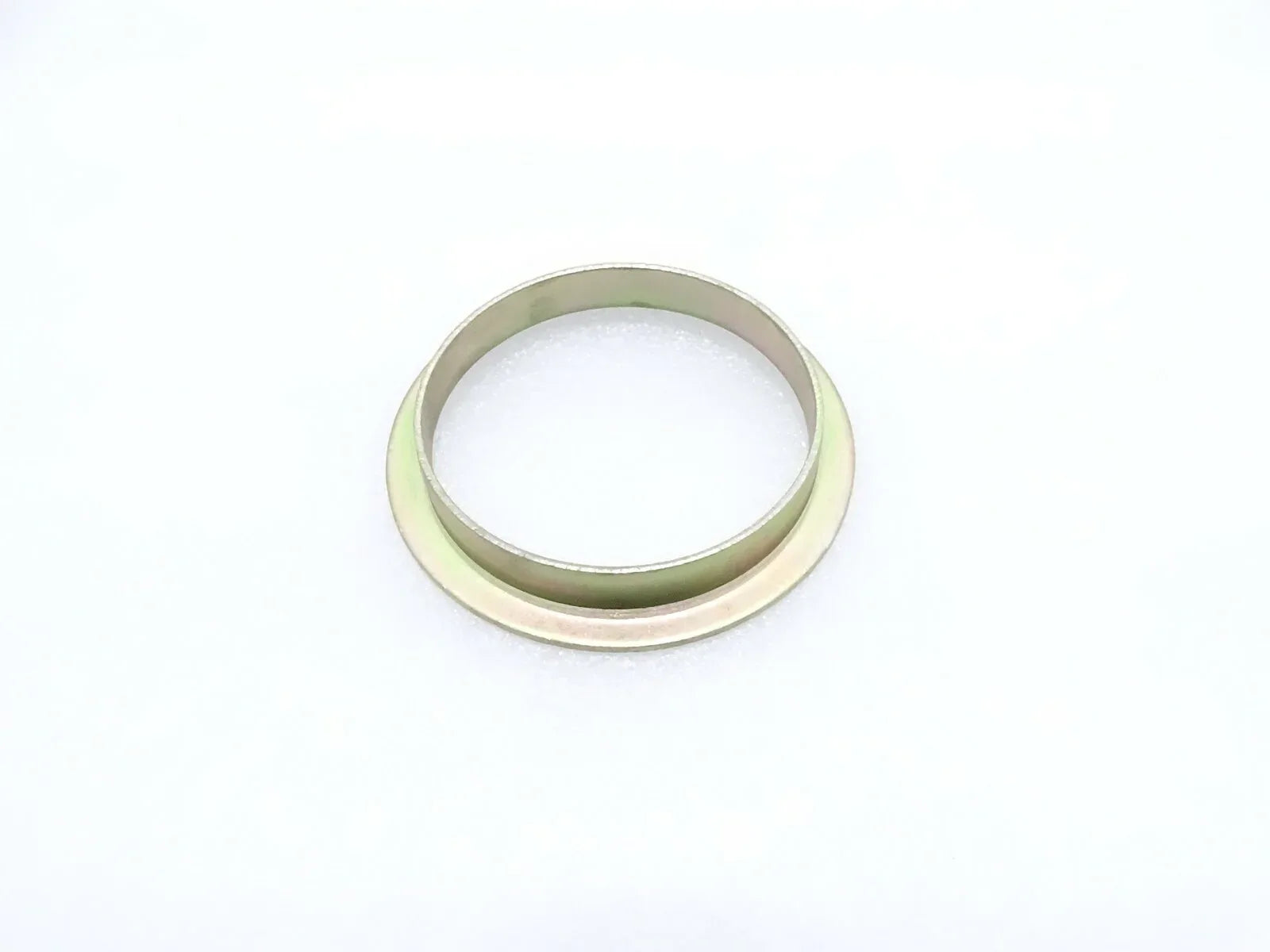 Metal hub sleeve ring, circular with light green outer edge