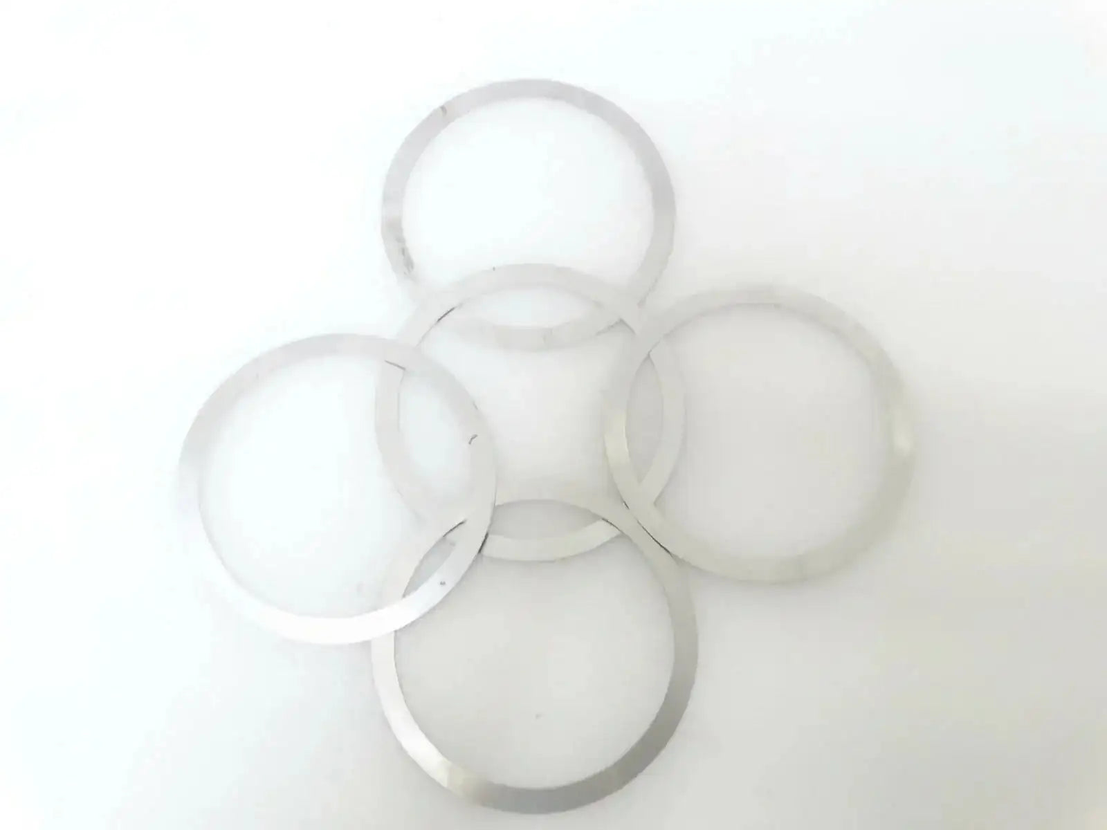 Shim kit: set of five circular metal rings