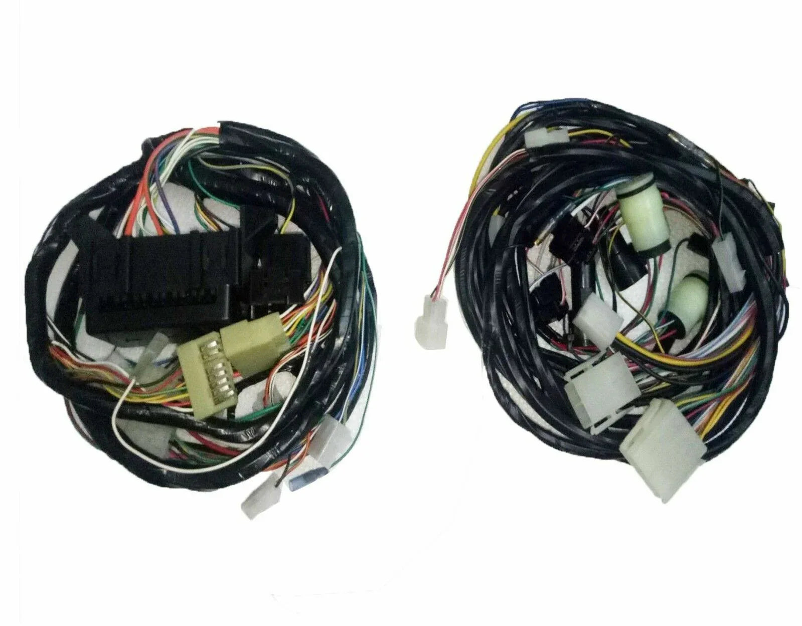Automotive wiring harness loom with multi-wire connectors and plugs, black cable bundle