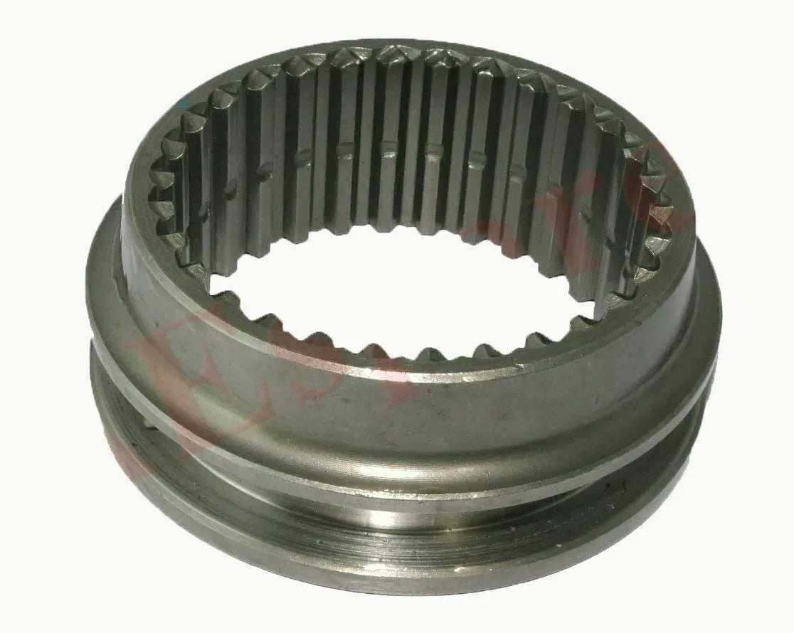Metal synchronizer sleeve with internal splines and toothed ring