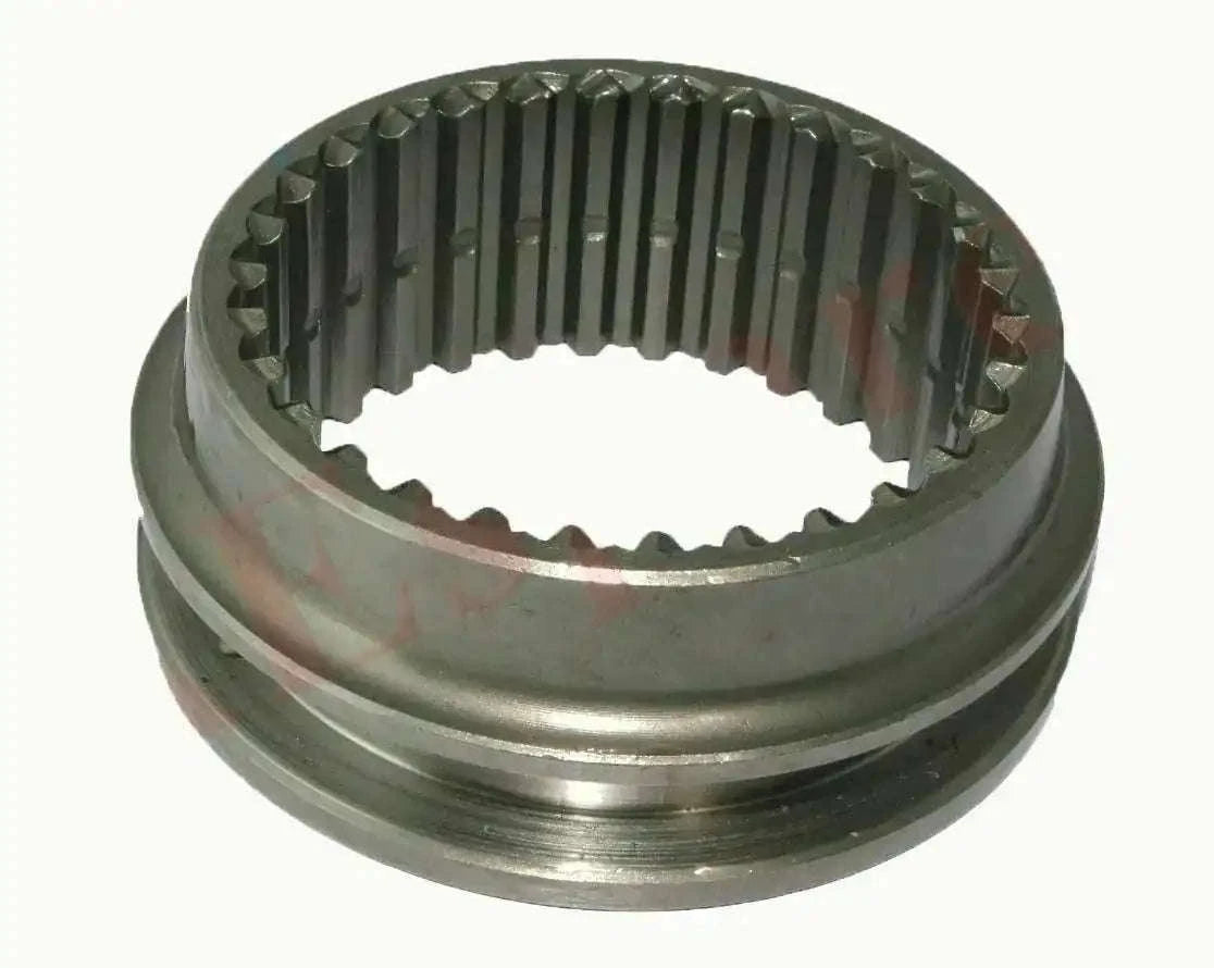 Metal synchronizer sleeve with internal splines and toothed ring