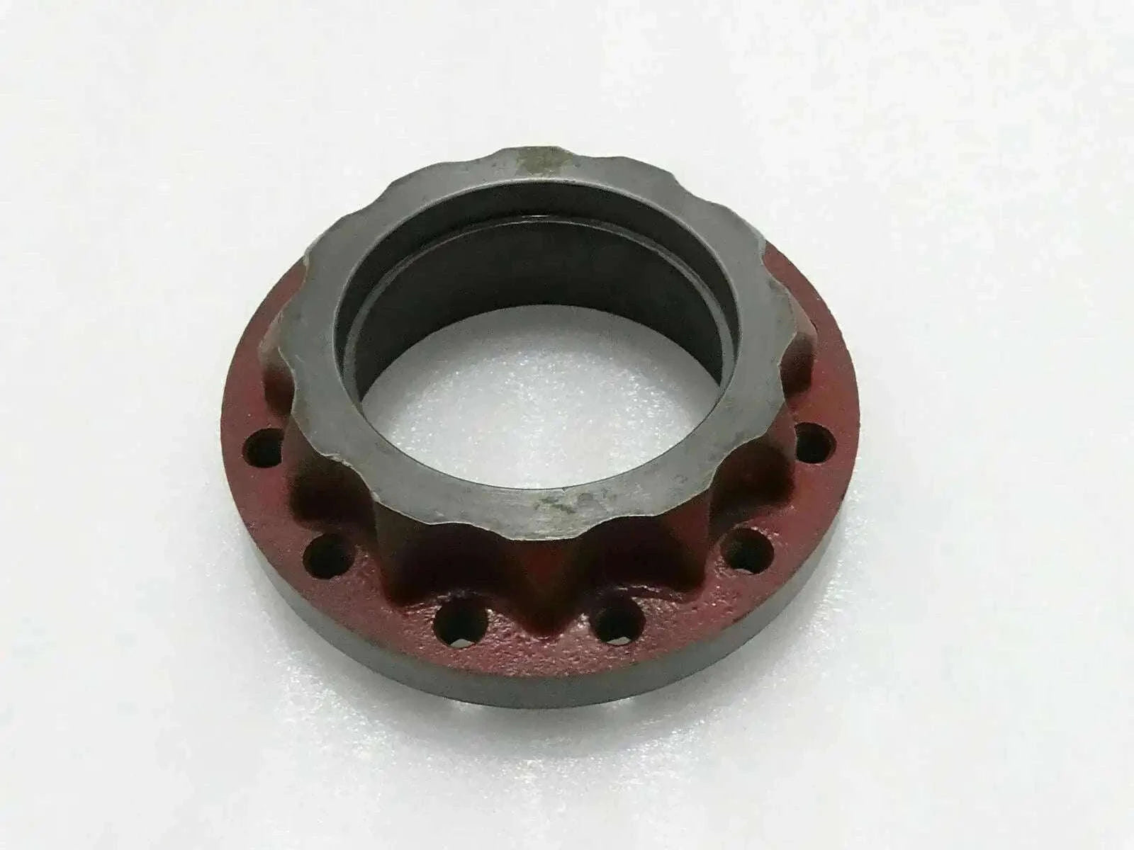 Replacement rear hub for Massey Ferguson 135 with bolt-hole flange