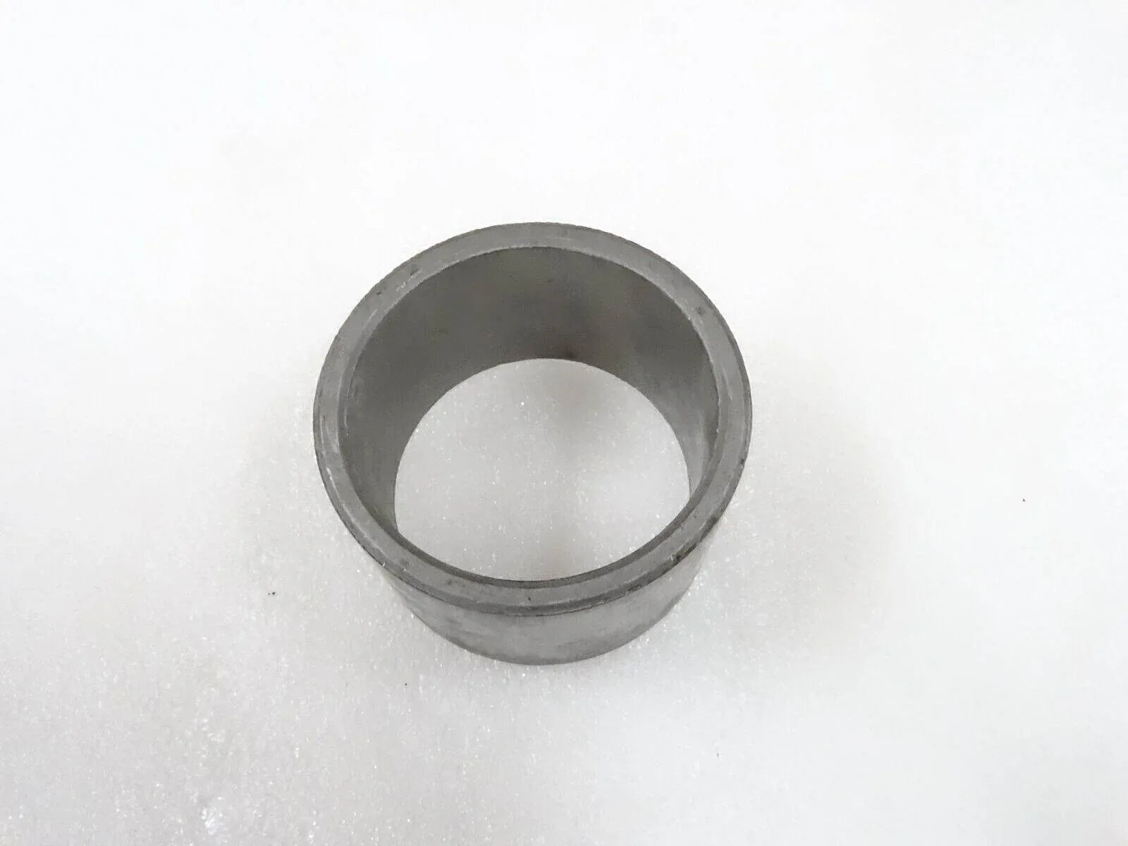 Metal hydraulic lift arm bush Massey Ferguson, durable, designed for tractor lift mechanism applications