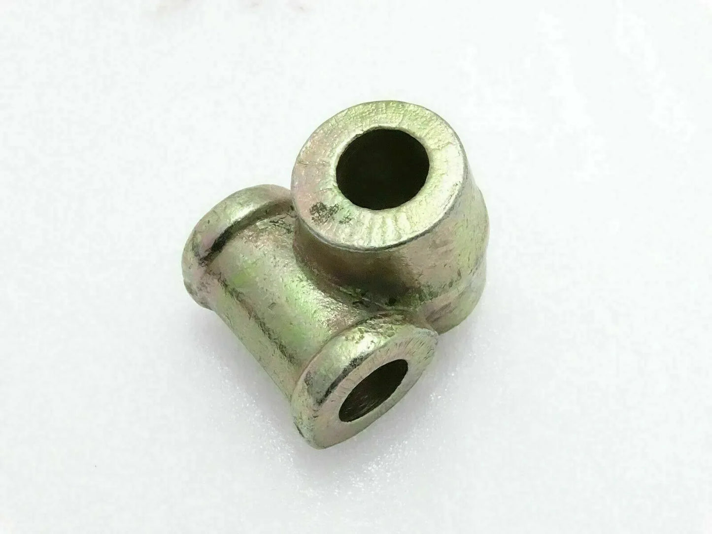 Leveling box knuckle for Massey Ferguson model, metal construction, durable agricultural accessory