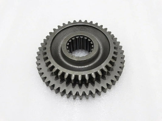 Intermediate and high-speed double gear for Massey Ferguson model, made of durable steel for tractor performance