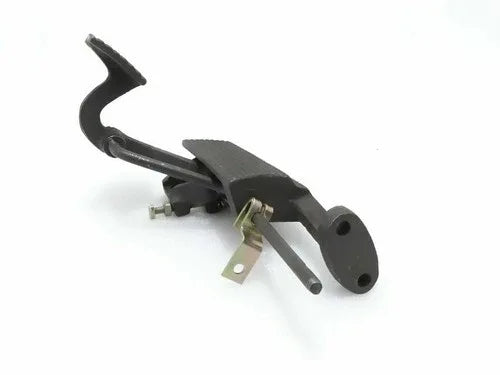 Drossel pedal montage for Massey Ferguson model, constructed from sturdy metal for tractor operation