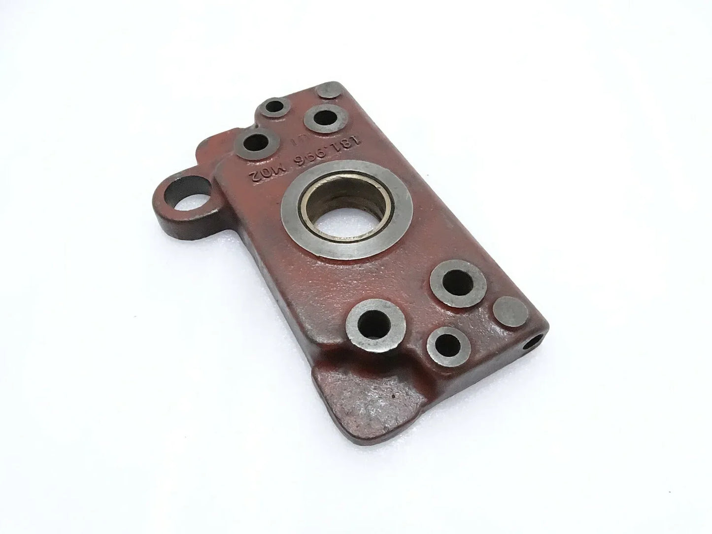 Hydraulic pump plate body, durable metal, designed for Massey Ferguson model tractors