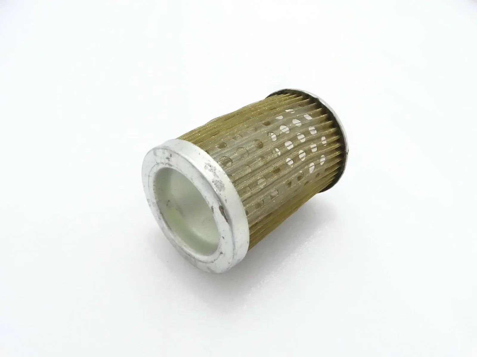 Hydraulic filter for Massey Ferguson model made from durable material for efficient filtration in tractors