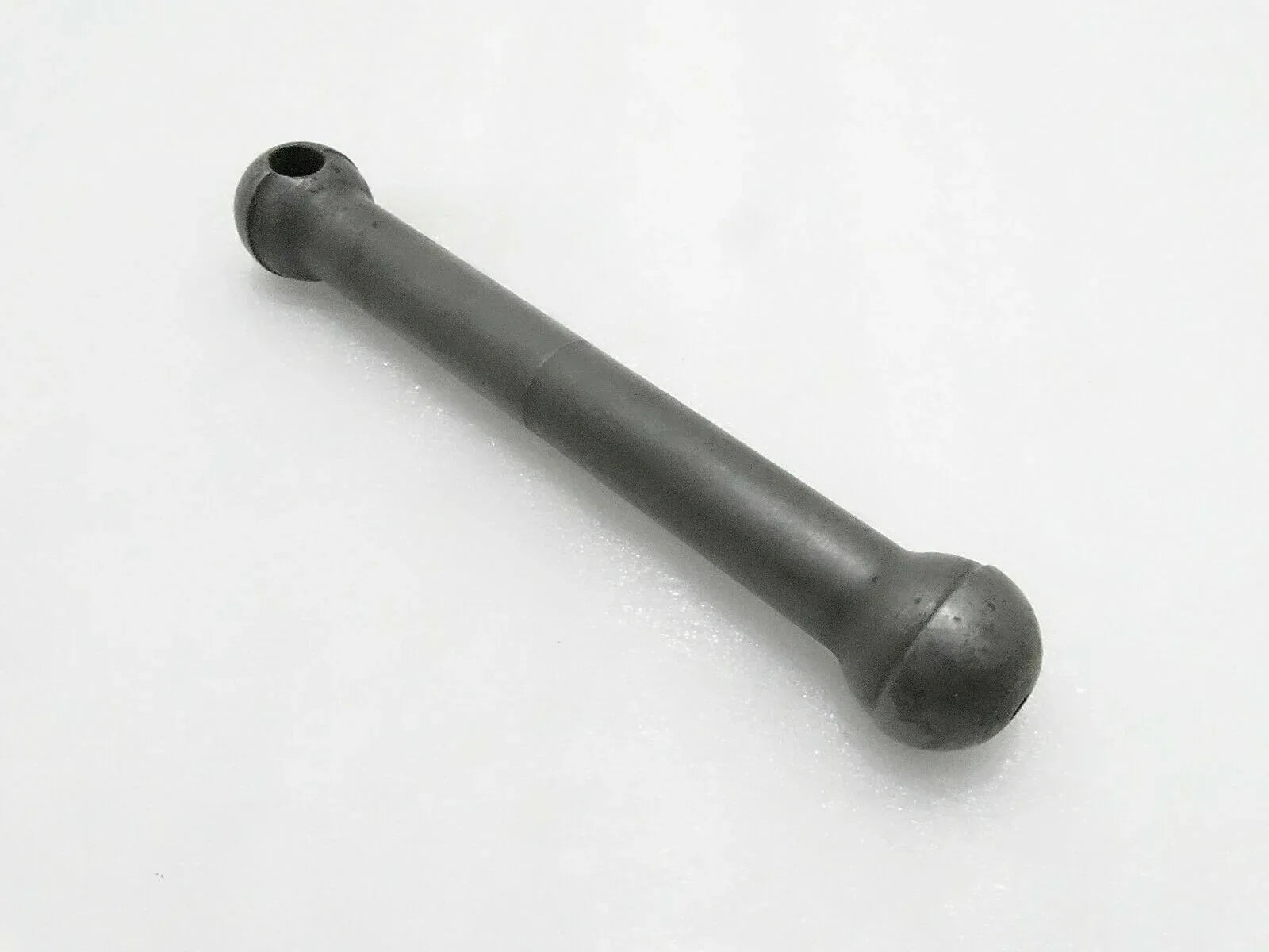 Steel lift arms rod for tractors, suitable for Massey Ferguson model, ensuring reliable lifting performance