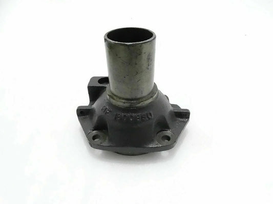 Retainer 8 speed for Massey Ferguson model, durable metal construction for reliable tractor performance