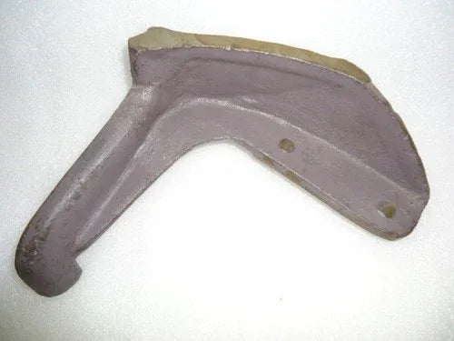Rear axle block for Massey Ferguson model, durable cast iron, designed for tractors and agricultural machinery.