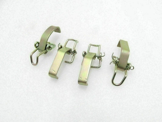 Massey filter retaining clip set for secure air cleaner installation