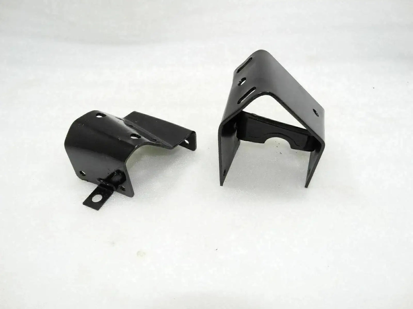 Engine foundation plate for Jeep engine, black metal mounting brackets