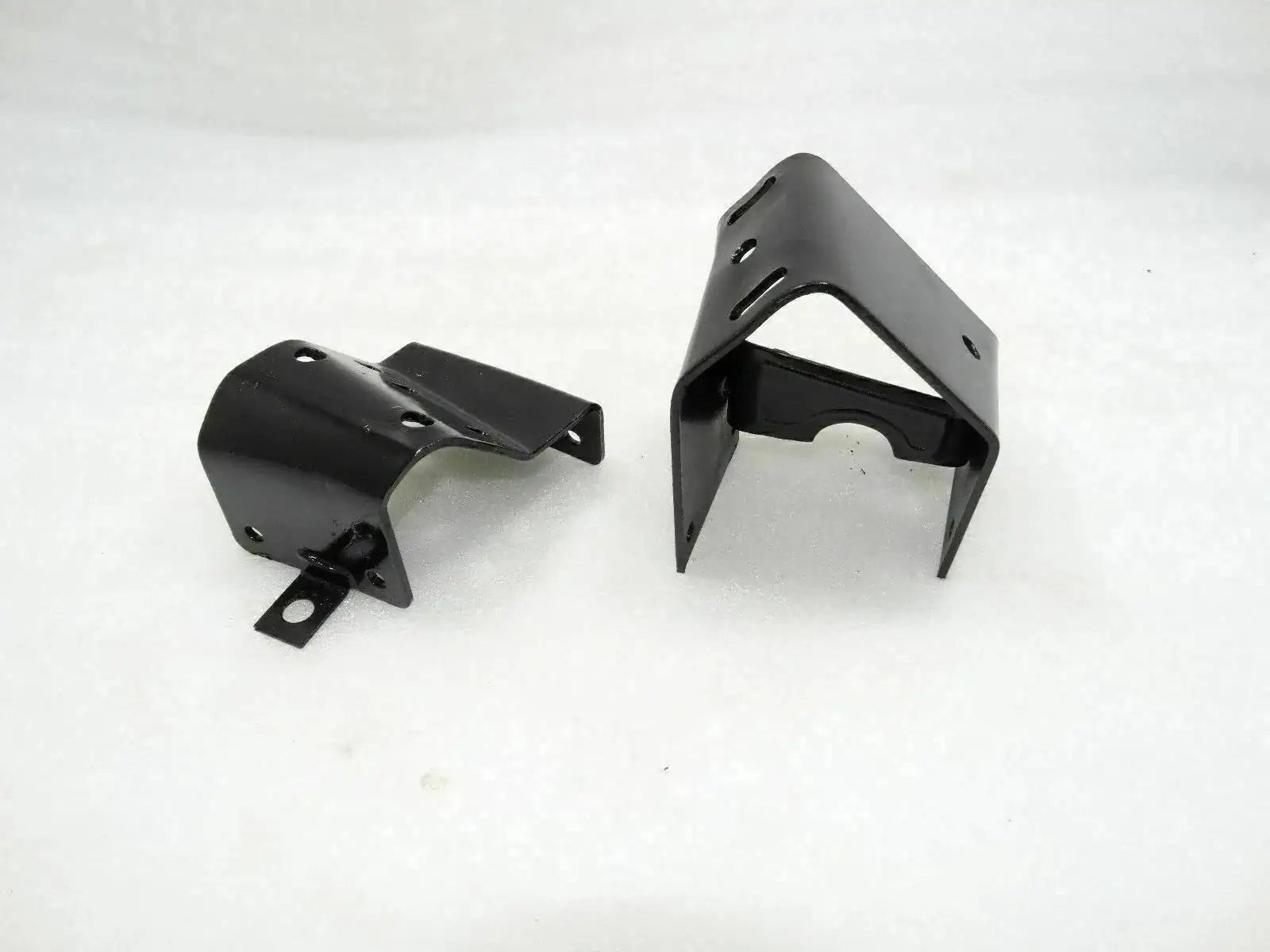 Engine foundation plate for Jeep engine, black metal mounting brackets