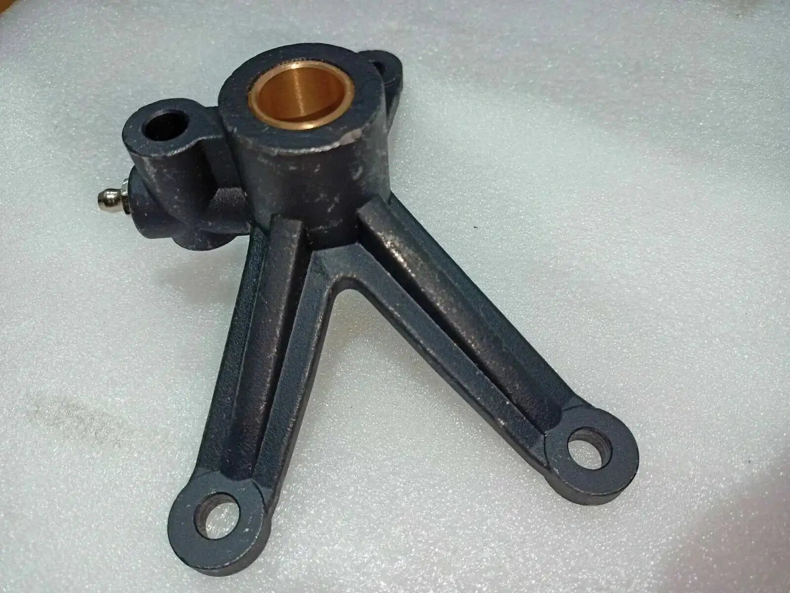 Winch drive bracket with three arms and bronze bushing, metal