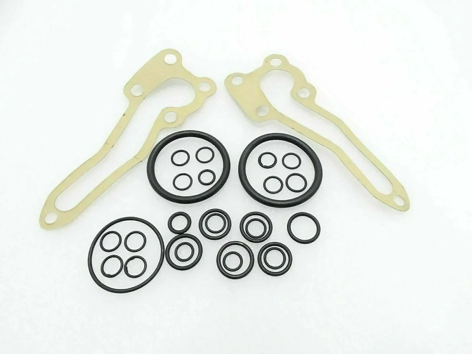 Hydraulic pump seal kit with rubber O-rings and gasket for durable hydraulic applications
