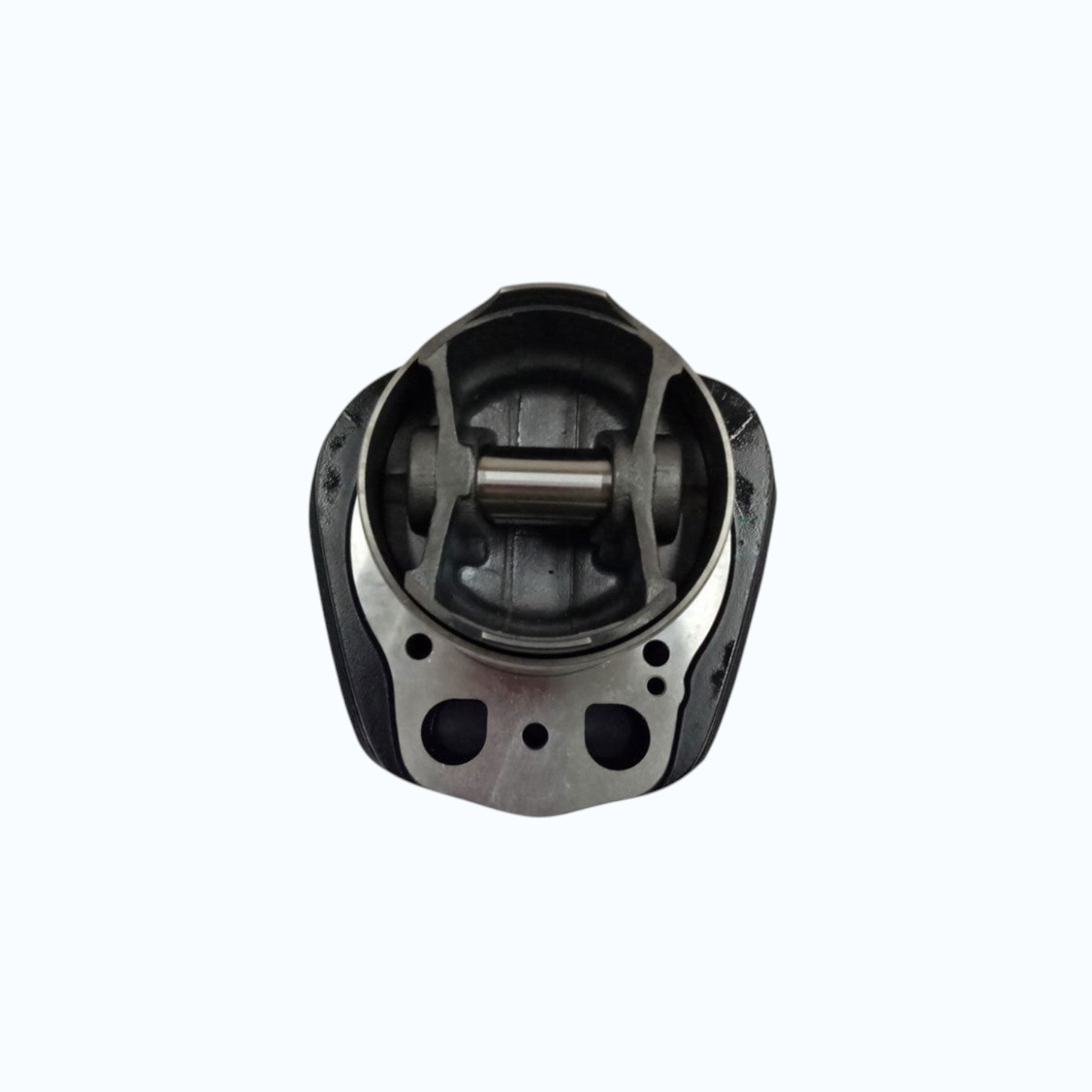 Cylinder barrel and piston assembly with piston exposed inside dark engine head