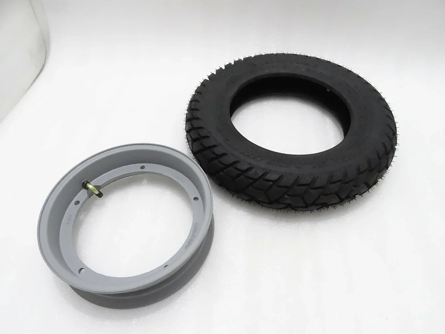 VESPA SCOOTER TUBELESS TYRE SIZE (90/100-10) WITH RIM - StellerGear