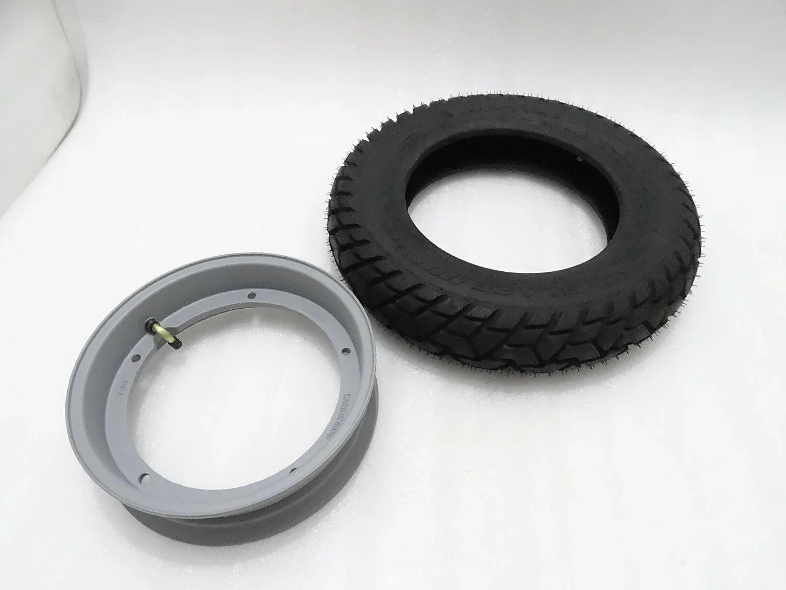 VESPA SCOOTER TUBELESS TYRE SIZE (90/100-10) WITH RIM - StellerGear