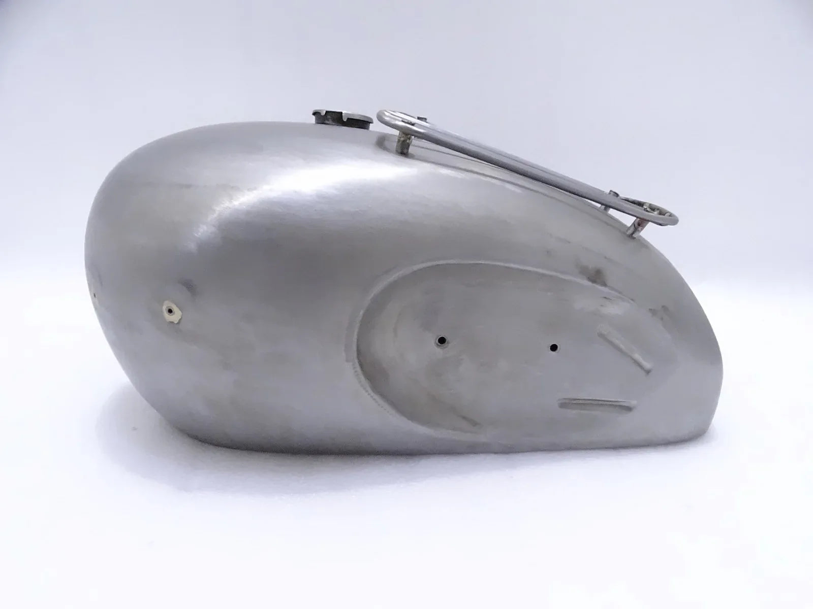 TRIUMPH T100 PETROL TANK (REPRODUCTION) - StellerGear