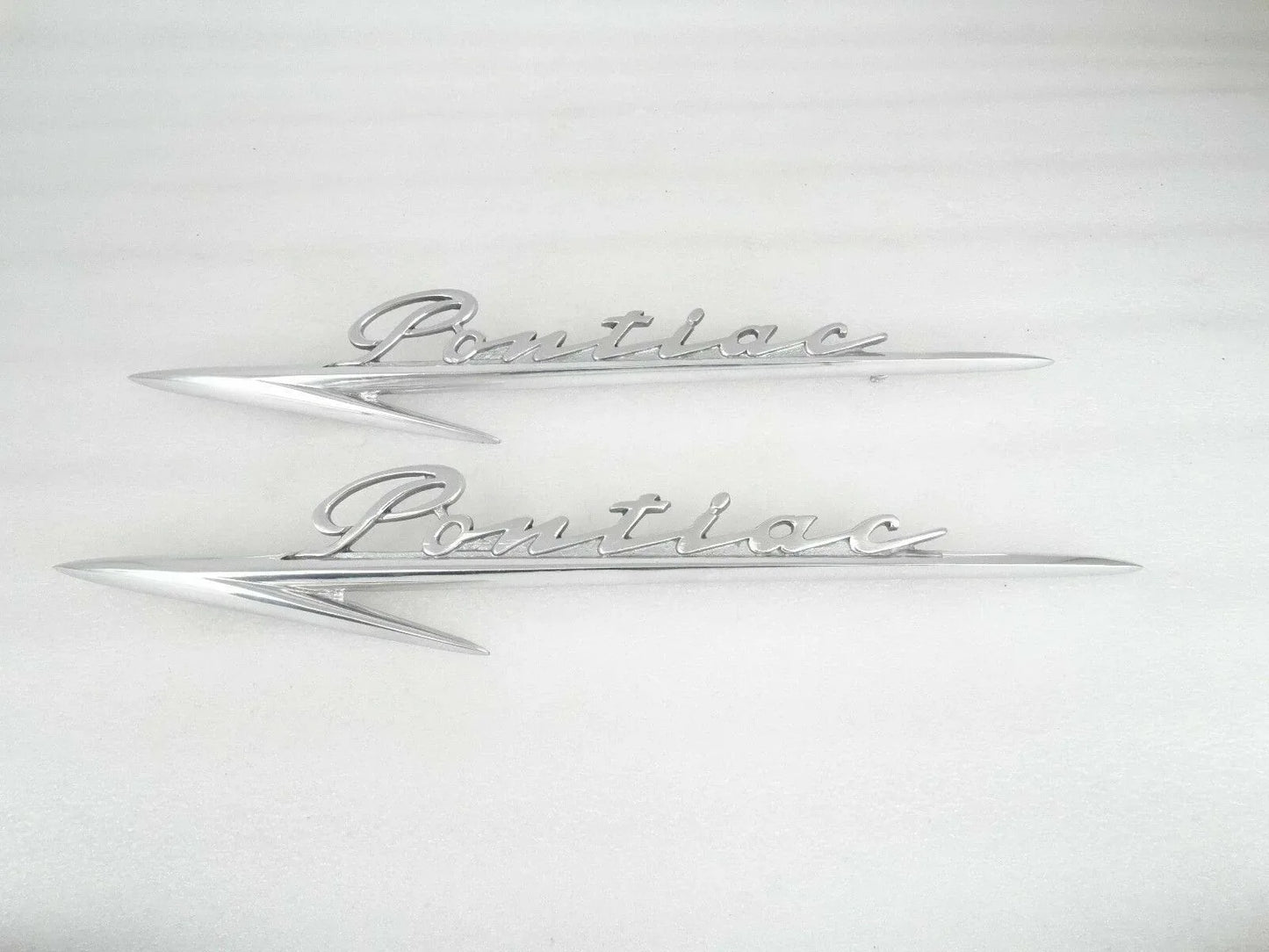 PONTIAC SCRIPTED POLISHED ALLOY BADGES (PAIR) - StellerGear