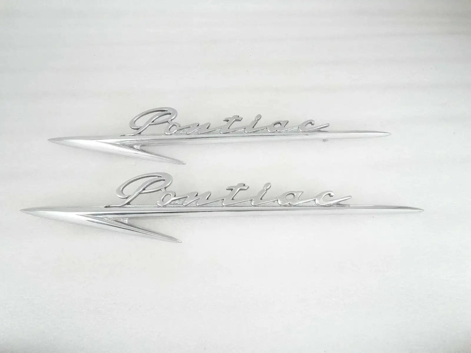 PONTIAC SCRIPTED POLISHED ALLOY BADGES (PAIR) - StellerGear