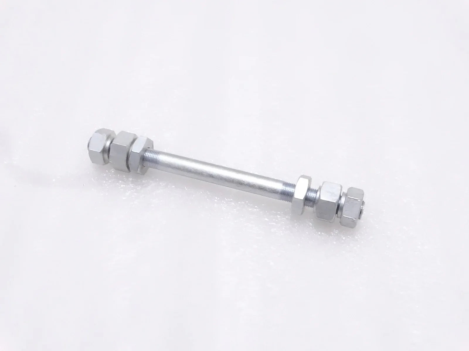 TRIUMPH 3HW FRONT WHEEL COMPLETE SPINDLE AXLE KIT - StellerGear